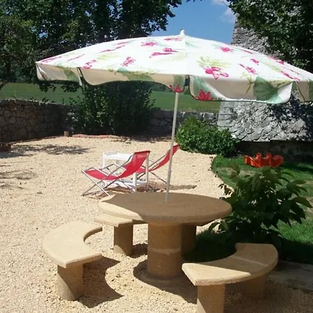 Charactere, 1920, Vallee Du Lot, 4 Pers, Jardin, Parking, Rando Proche - Fr-1-742-115 Holiday home *